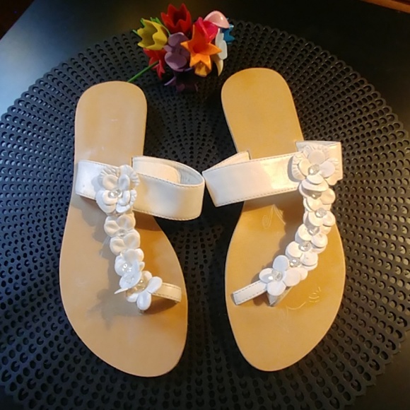 Jackson Shoes - Very cute flat sandals!